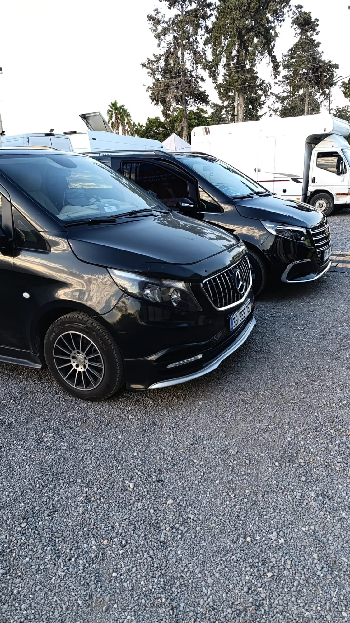 Mersin Transfer VIP filosundaki siyah transfer araçları